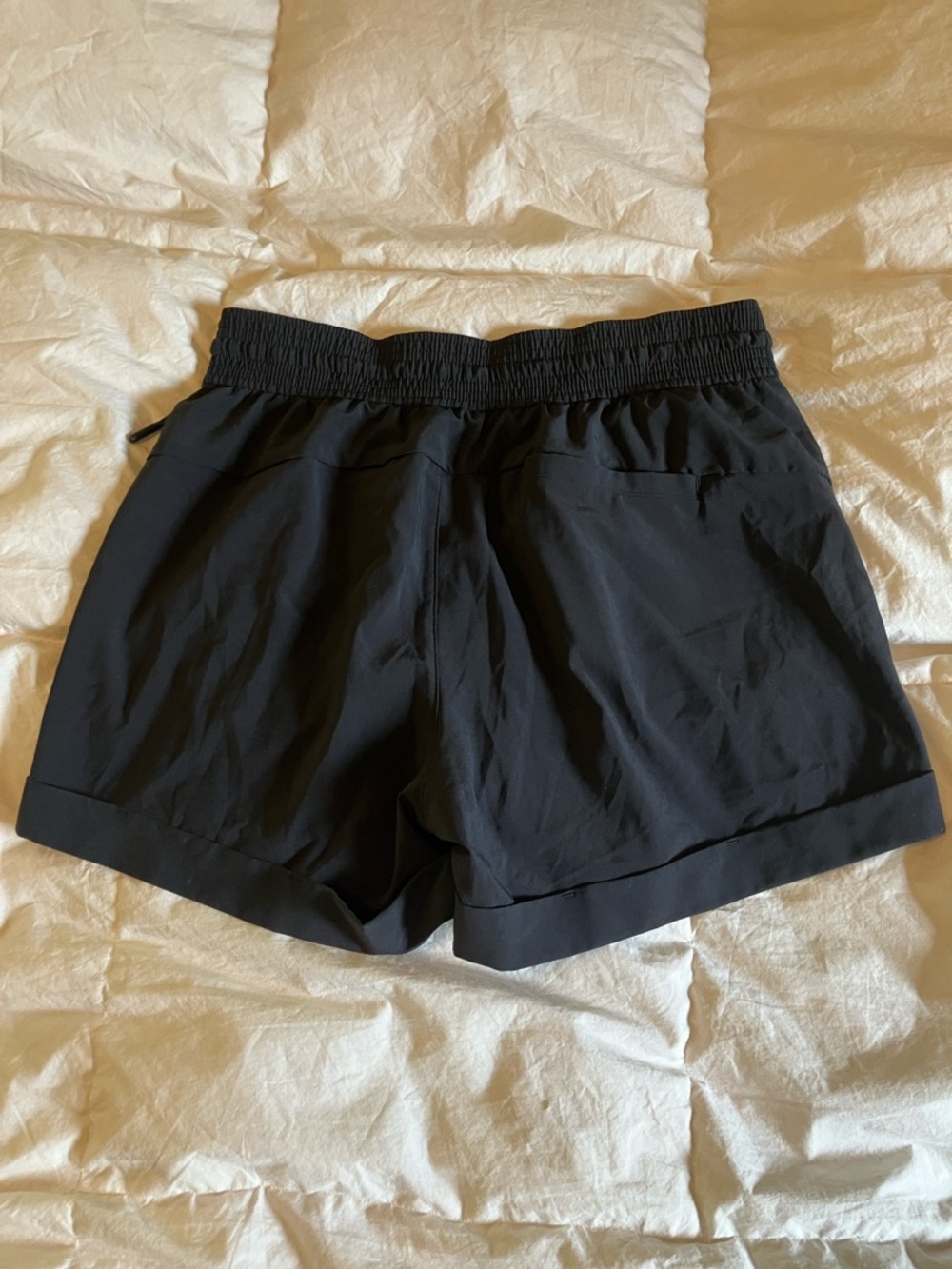 Lululemon Spring Break Shorts - Picture 2 of 4